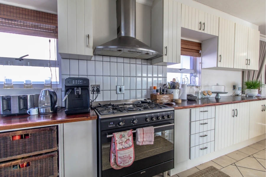 5 Bedroom Property for Sale in Calypso Beach Western Cape